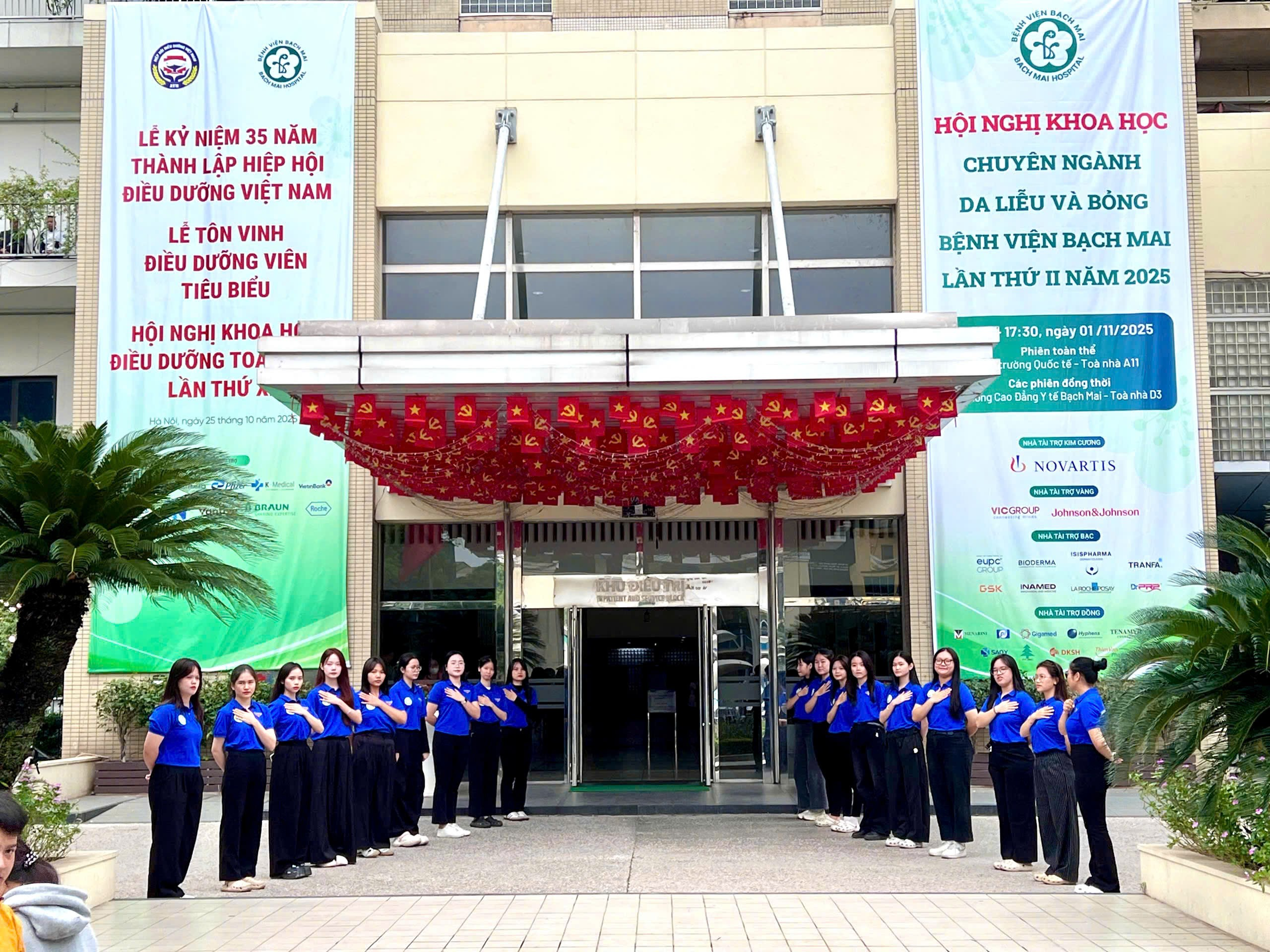 Sinh viên Trường Cao đẳng Y Bạch Mai sẵn sàng chào đón sự kiện lớn “Lễ kỷ niệm 35 năm thành lập Hiệp hội điều dưỡng Việt Nam, tôn vinh điều dưỡng viên tiêu biểu và Hội nghị khoa học điều dưỡng lần thứ XII”  