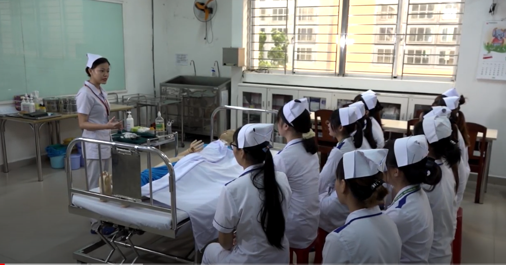 Gặp gỡ Sinh viên Thủy Tiên – Nữ điều dưỡng tương lai  
