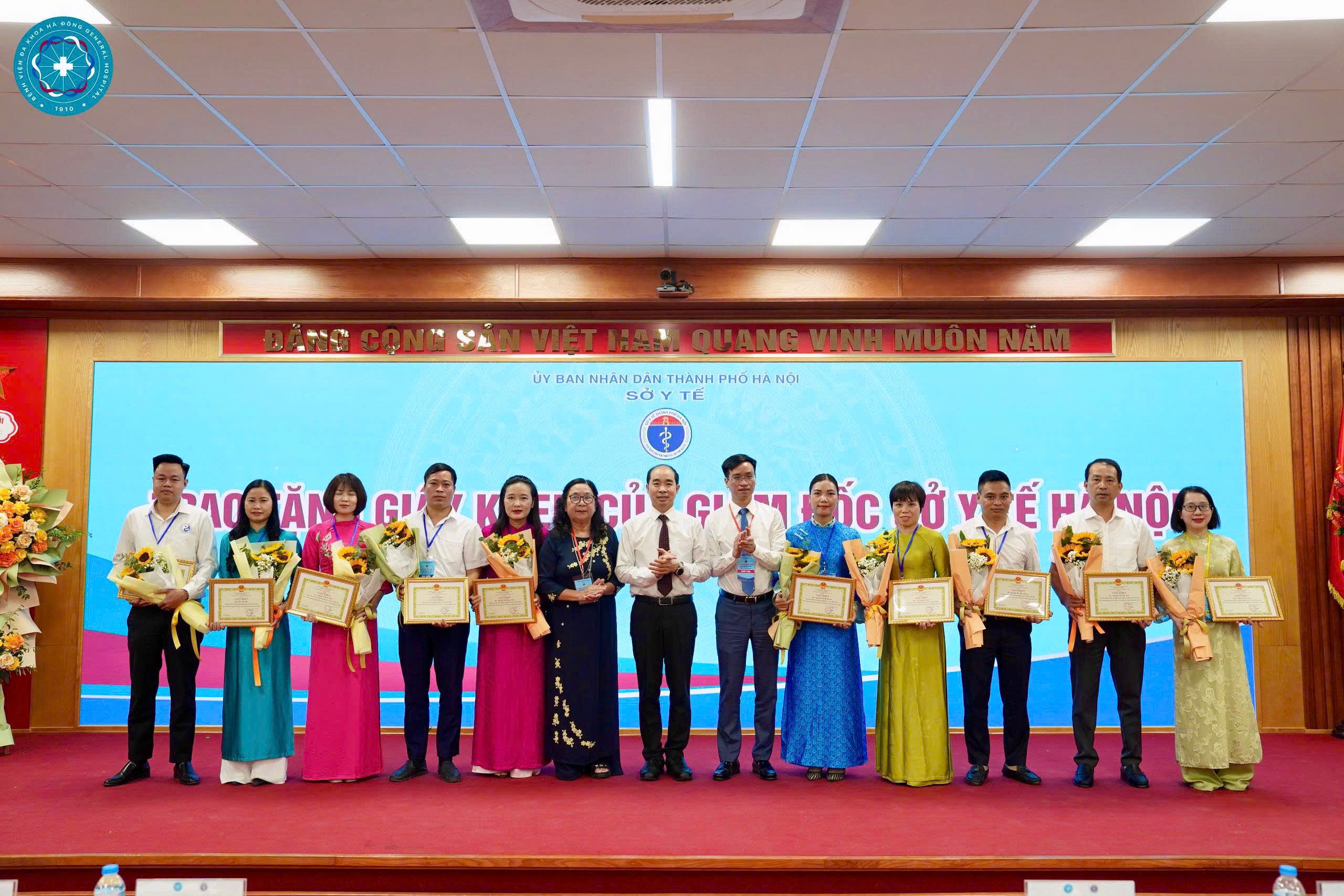 TÔN VINH VAI TRÒ ĐIỀU DƯỠNG TẠI LỄ KỶ NIỆM NGÀY QUỐC TẾ ĐIỀU DƯỠNG 12/5 VÀ HỘI NGHỊ KHOA HỌC ĐIỀU DƯỠNG NGÀNH Y TẾ HÀ NỘI NĂM 2026