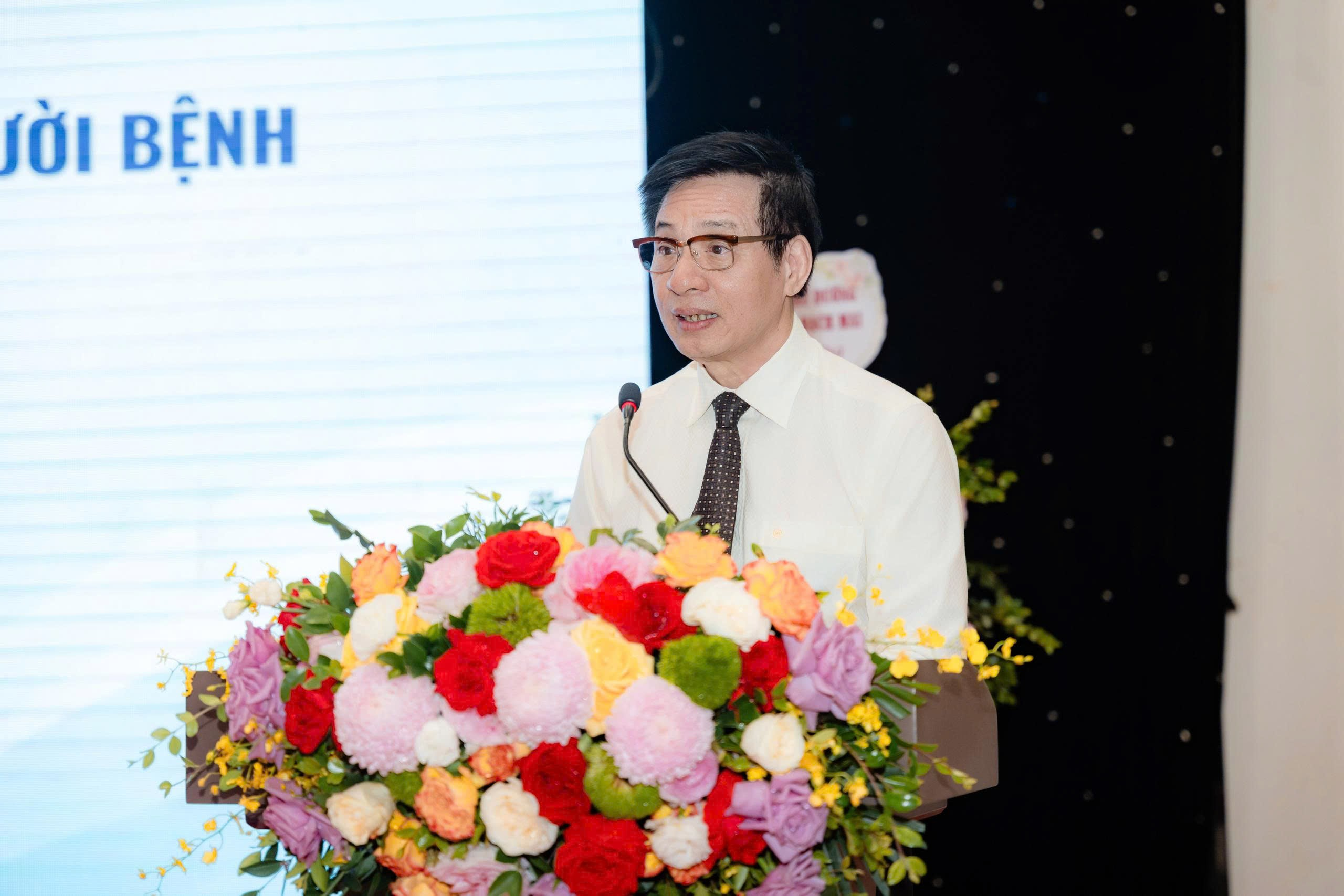 CHĂM SÓC BẰNG TRÁI TIM, ĐIỀU TRỊ BẰNG KHOA HỌC: BƯỚC TIẾN MỚI TRONG TƯ DUY ĐIỀU DƯỠNG HIỆN ĐẠI